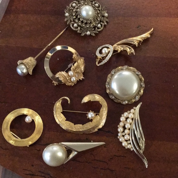 Vintage pins 1 for $10 - Picture 2 of 4